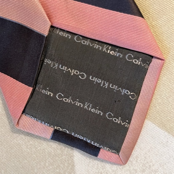 Vintage Calvin Klein Tie 100% Silk Like New - Picture 5 of 6